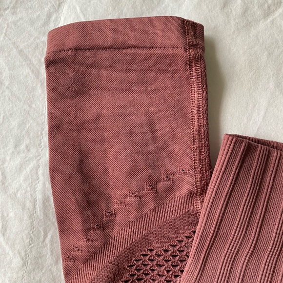 Athleta Pink Trophy Seamless 7/8 Tight - Picture 4 of 10